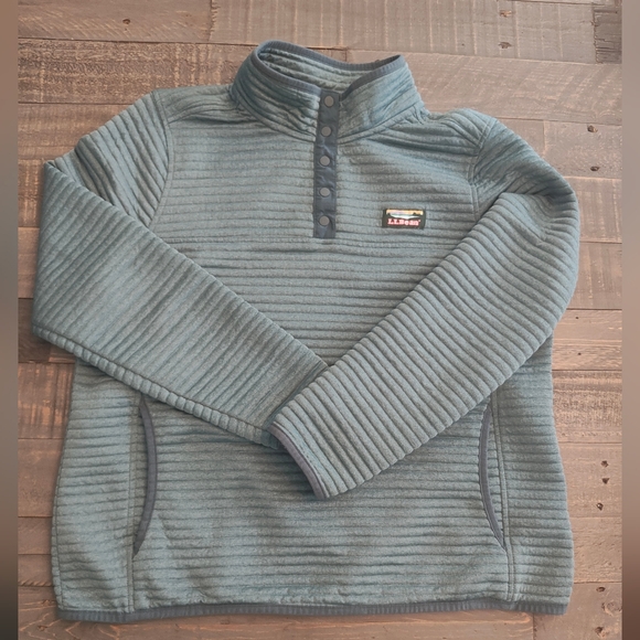 L.L. Bean Ladies Teal Quarter Button - Picture 1 of 4